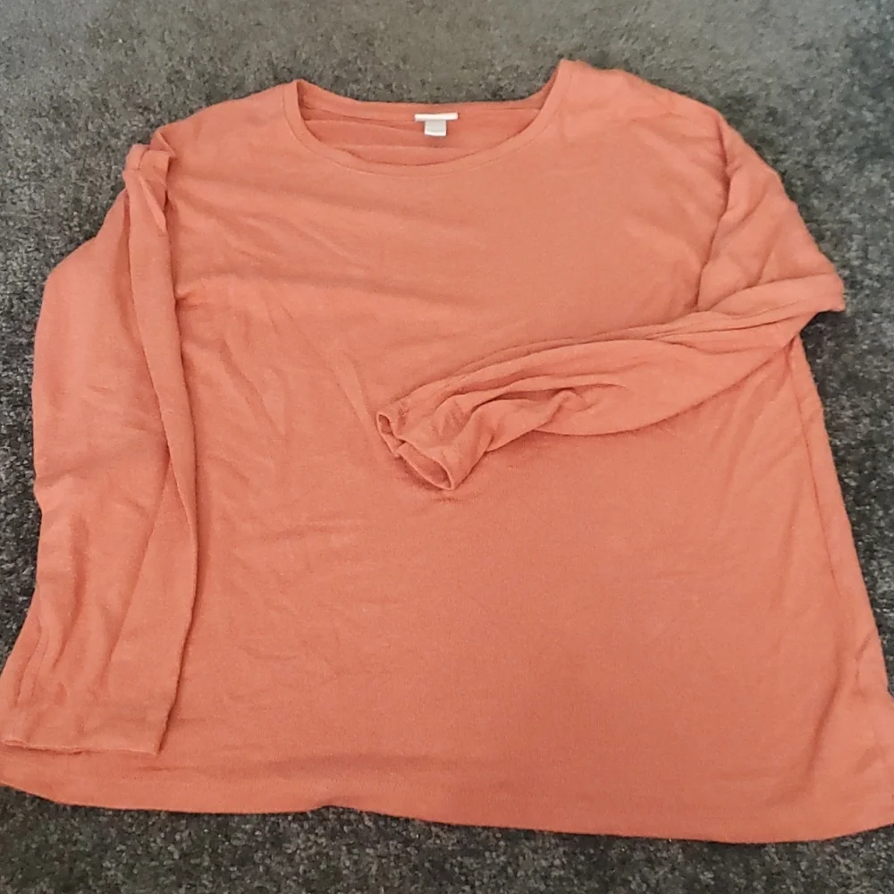 Orange sweater - Picture 1 of 7